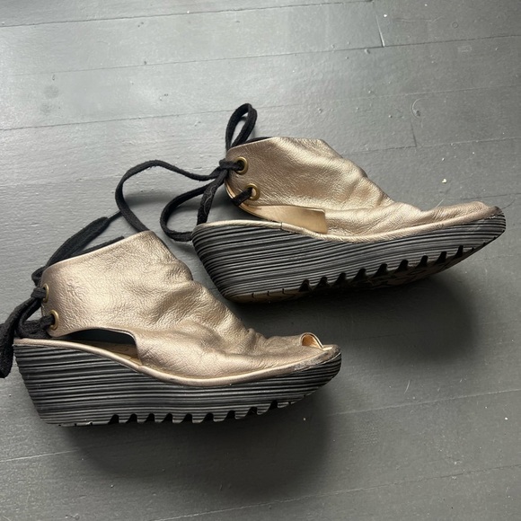 Fly London Ylva Lace Up Silver Metallic Sandals, size 37 - Picture 5 of 7